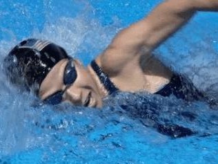 初学者游泳换气技巧（掌握正确的呼吸方式，让你游得更轻松）